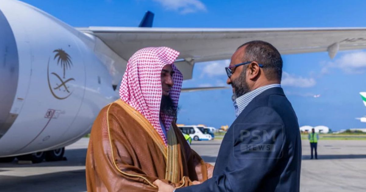 ލޯތްބާއި އިޙްތިރާމާއެކު ޙަރަމްފުޅުގެ އިމާމް ރާއްޖެއިން ފުރާވަޑައިގެންފި