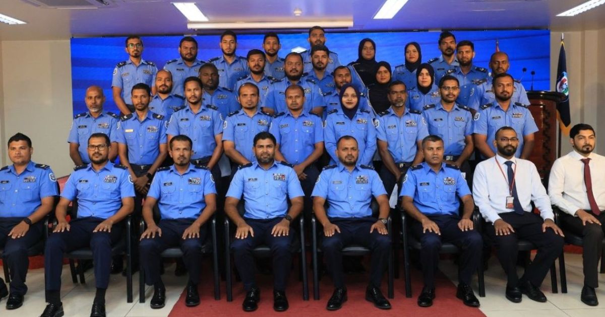 ދެކޯހަކުން ދަސްވެނިވި 52 ފުލުހުންނަށް ސެޓްފިކެޓް ހަވާލުކޮށްފި