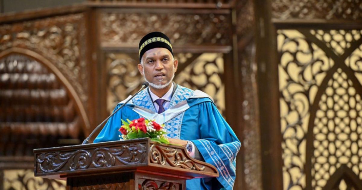 ރާއްޖޭގެ ރައީސަކު އައިއައިޔޫއެމްގައި ފުރަތަމަ ތަގުރީރު ކުރައްވައިފި