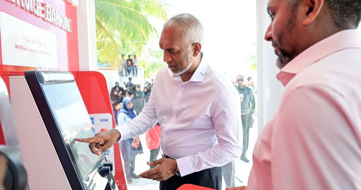 ޢުމްރާވެރިންގެ ޑެބިޓް ކާޑުން މިލިއަން ޑޮލަރުގެ މުއާމަލާތް