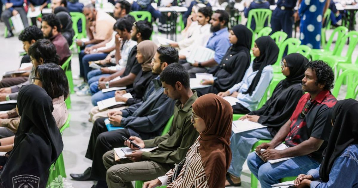 އިމިގްރޭޝަންގެ "ވޯކް-އިން" އިންޓަވިއުއަށް ބޮޑު ތަރުހީބެއް!