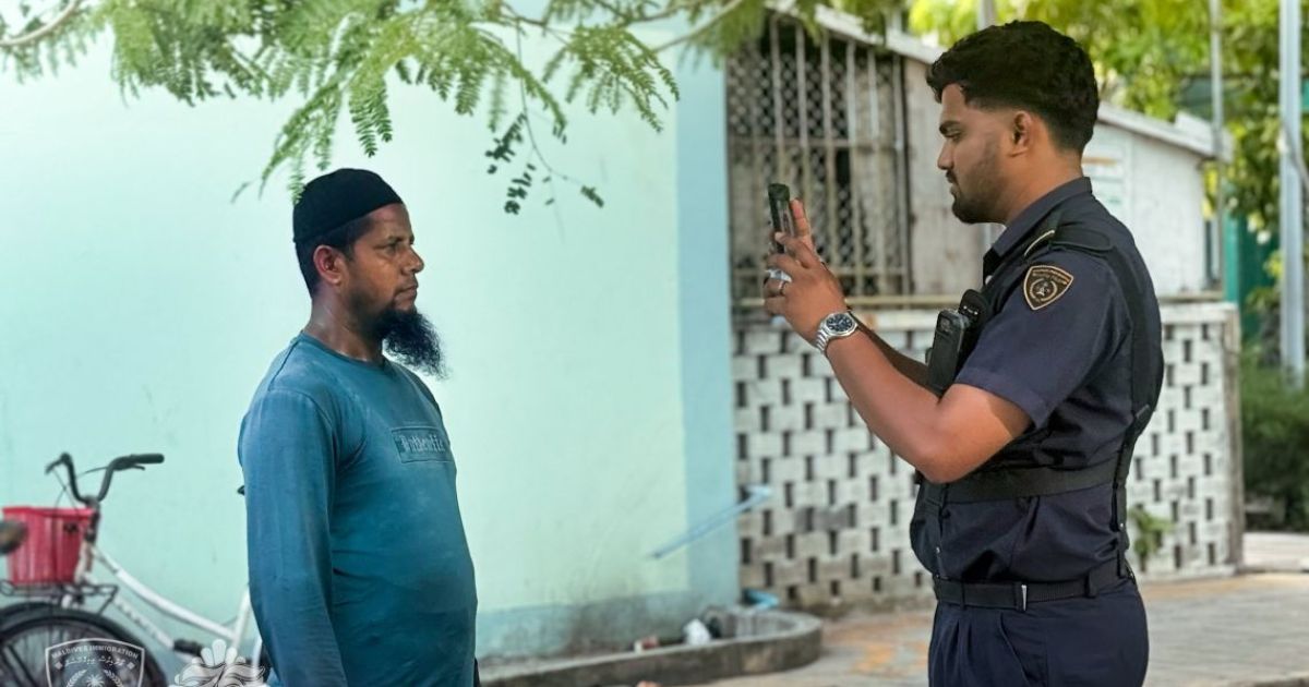 އިމިގްރޭޝަންގެ އޮފިސަރުން ބޮޑީ ކެމެރާ ބޭނުންކުރަން ފަށައިފި