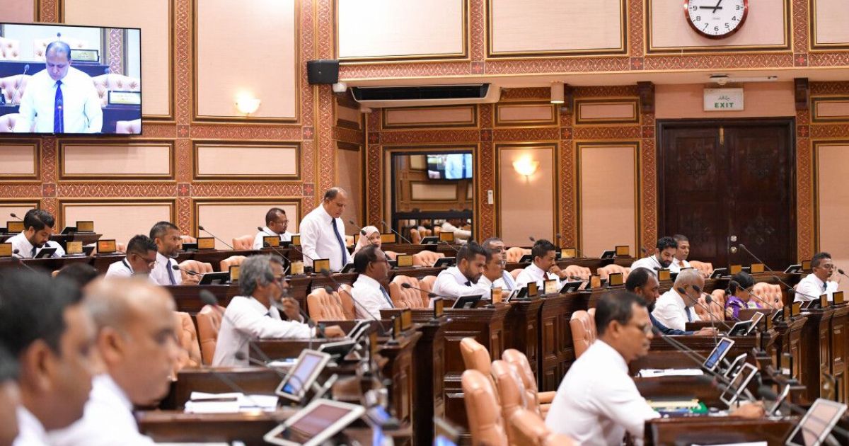 ނޭޕާލާއި އަޔަލެންޑް އަދި ޔޫކްރޭނަށް ނޮން-ރެޒިޑެންޓް ސަފީރުން