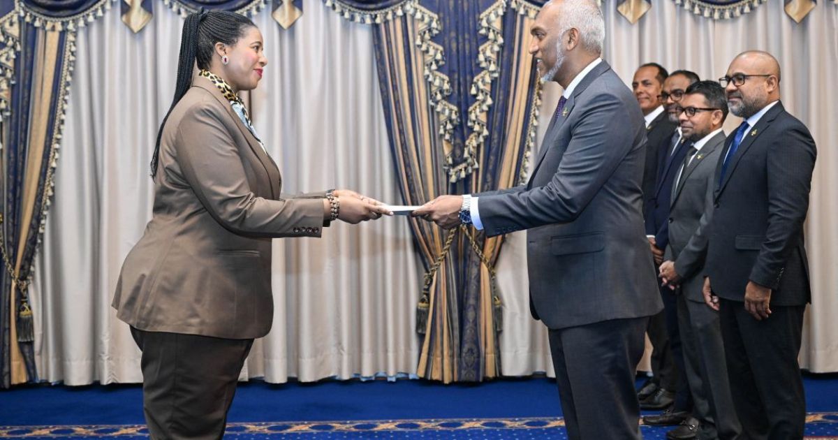 ޒިމްބާބްވޭގެ އާ ސަފީރު މަގާމުގެ ފަތްކޮޅު ރައީސަށް