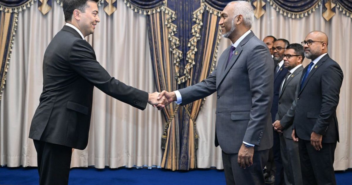 އުޒްބެކިސްތާނުގެ އާ ސަފީރު މަގާމުގެ ފަތްކޮޅު ރައީސަށް