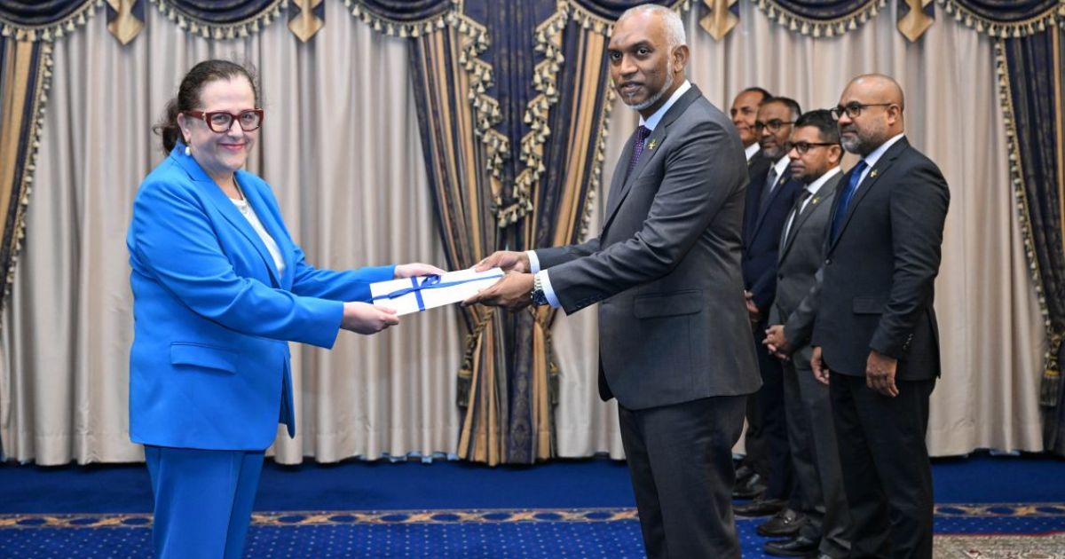 ގްރީސްގެ އާ ސަފީރުގެ މަގާމުގެ ފަތްކޮޅު ރައީސަށް