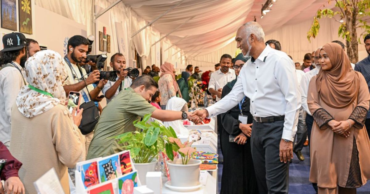 ކުދި ވިޔަފާރިތައް ކުރިއަރުވަން އެހީތެރިކަން ދޭނަން: ރައީސް