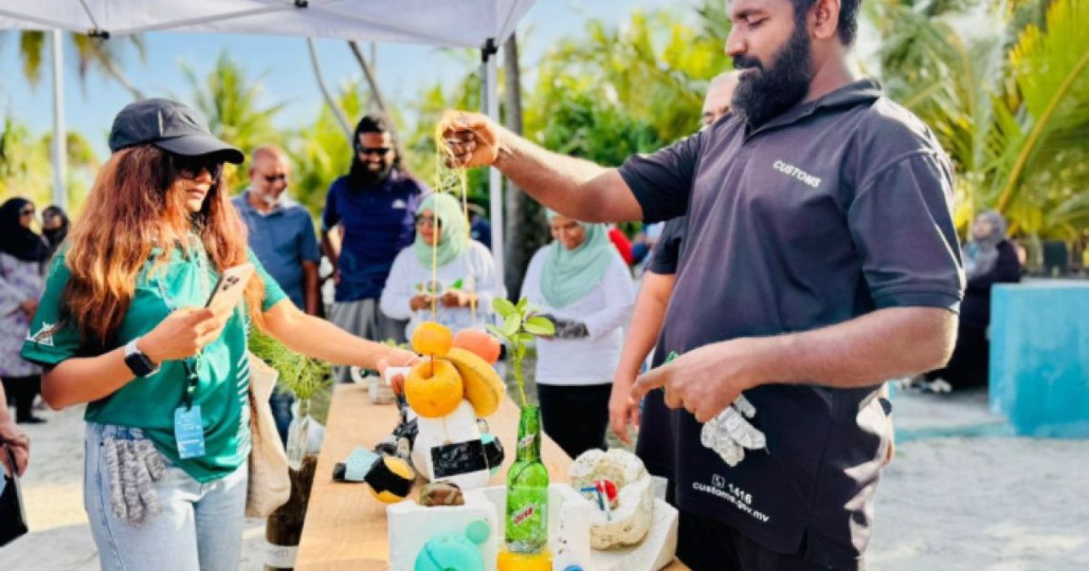 ގަމުގައި "ވޭސްޓް ޓު އާޓް" ހަރަކާތެއް
