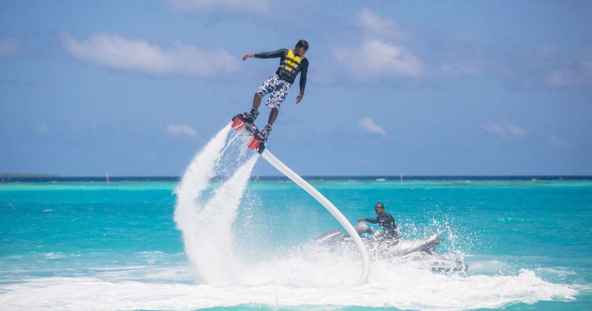 ފަތުރުވެރިކަމުގެ މަސައްކަތްތެރިން ރަޖިސްޓަރީކުރުން ލާޒިމްކުރަން އައު ގަވާއިދެއް