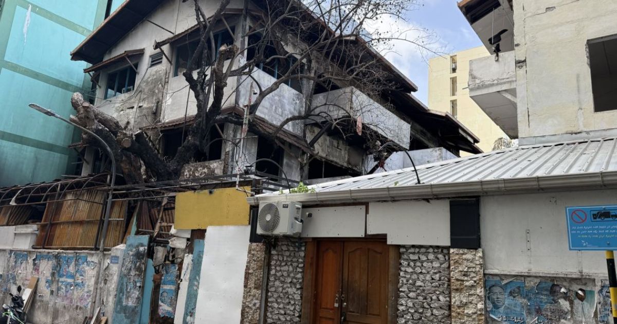 އޯކިޑް ޕްލާޒާ އިމާރާތް ތަޅާލުމުގެ މަސައްކަތް ފަށައިފި