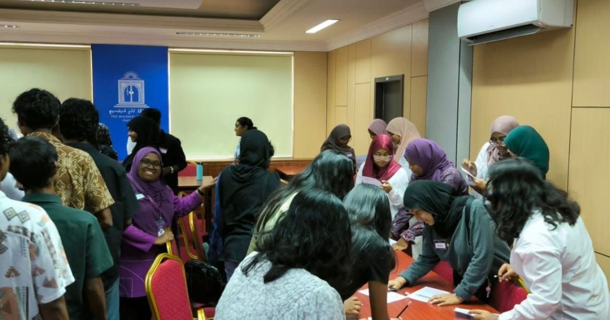 ދުވާފަރު އަދި އުނގޫފާރުގައި އައުޓްރީޗް ޕްރޮގްރާމްތަކެއް ބާއްވަނީ
