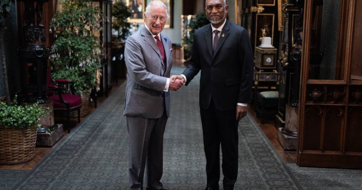 ރަސްގެފާނު ޗާލްސްއާ ރައީސް ބައްދަލުކުރައްވައިފި