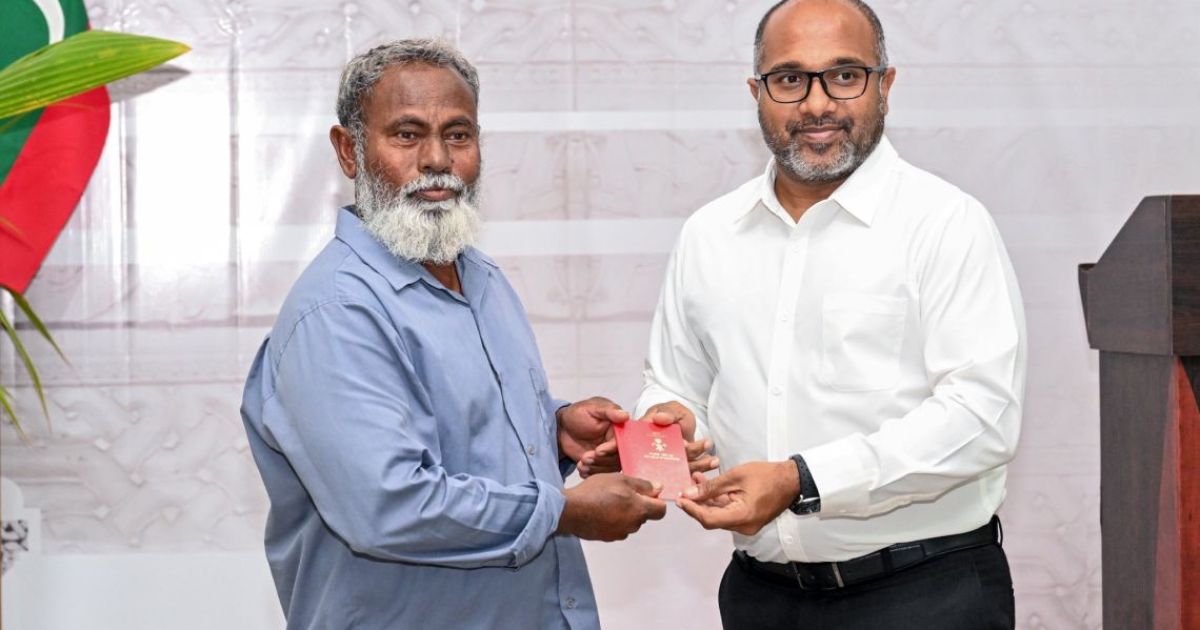 މަނަދޫގައި ޕާސްޕޯޓުގެ ހިދުމަތް ދޭން ފަށައިފި
