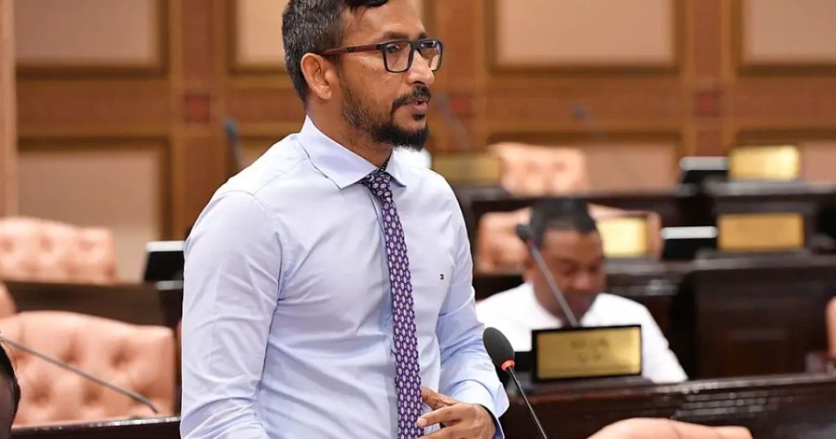 އައްބާސްއަކީ ބުއްދި ސަލާމަތުންހުރި މީހެއް ނޫން: ފަލާހު