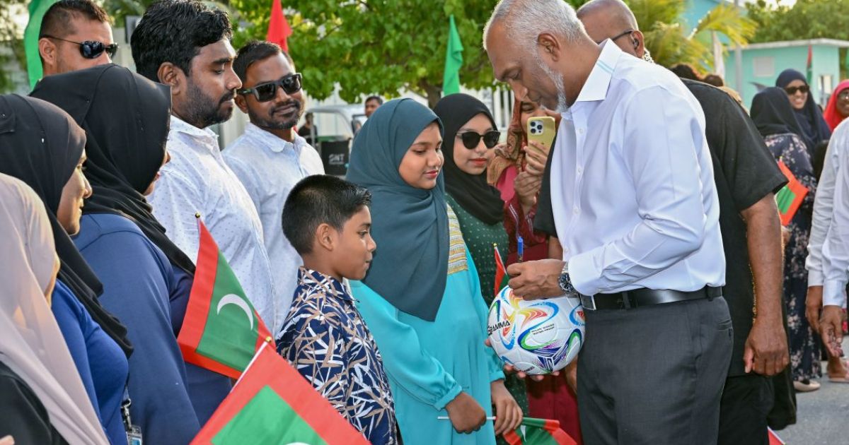 ރައީސް އެނބުރި މާލެ ވަޑައިގެންފި