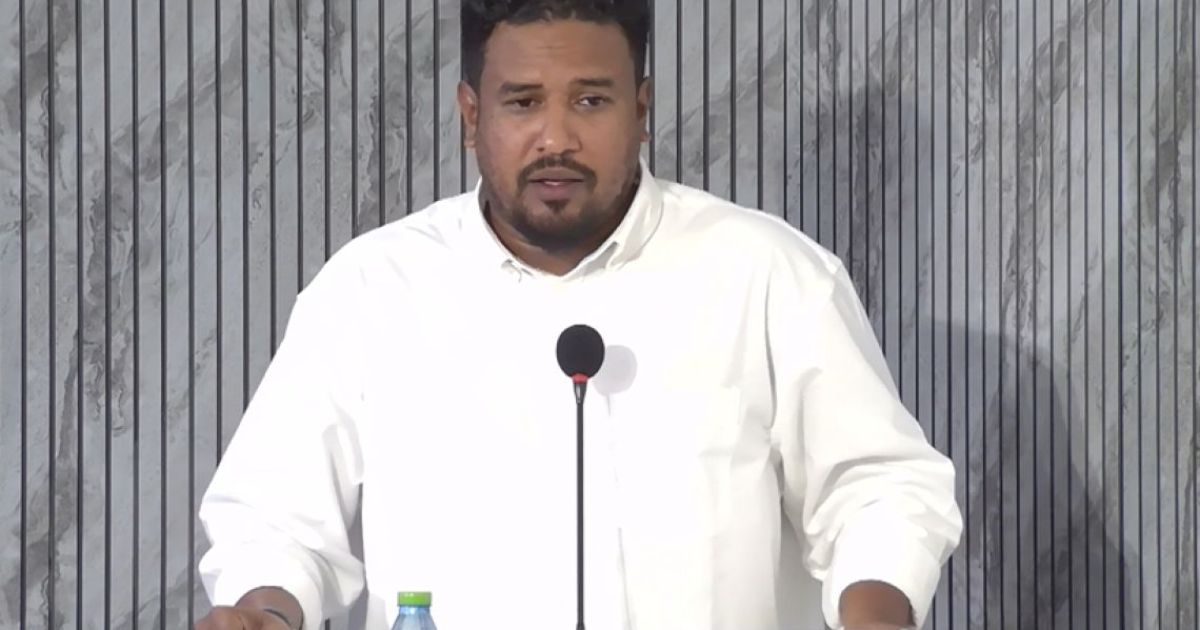 ޕީއެންއެފްގެ ވައްޑެ ރައީސްގެ ދެކަނބަލުން އަރިހުން މާފަށްއެދެފި