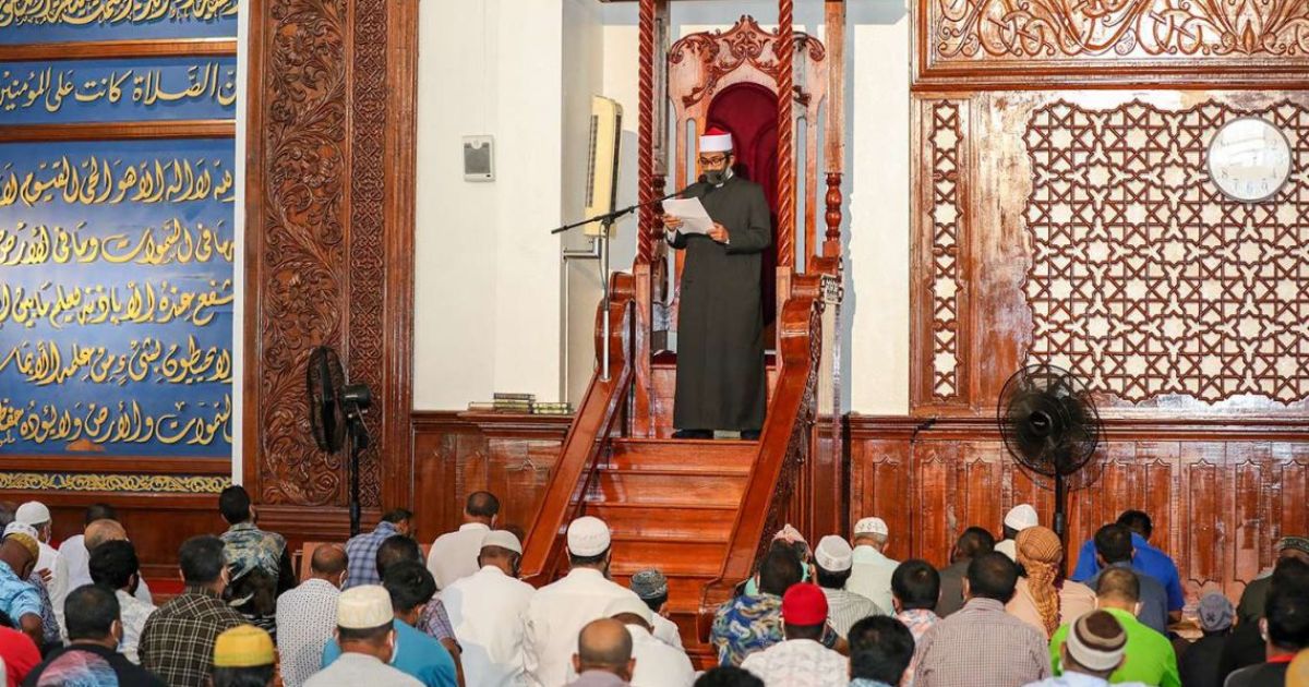 "ހުޝޫއަތްތެރިކަމާއެކު ނަމާދުކުރާ މީހާ މުންކަރާތްތަކުން ދުރުކޮށްދޭ"