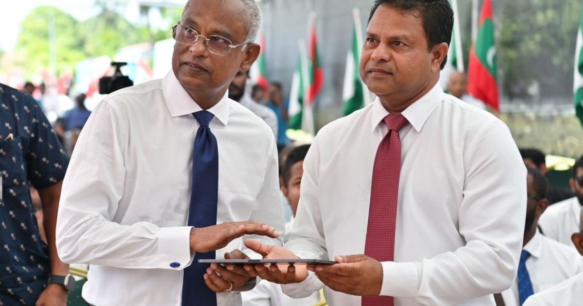 ފެނަކައިގެ ވެރިން އަތްގުޅައިގެން ހިންގި ބޮޑު ހިޔާނާތް
