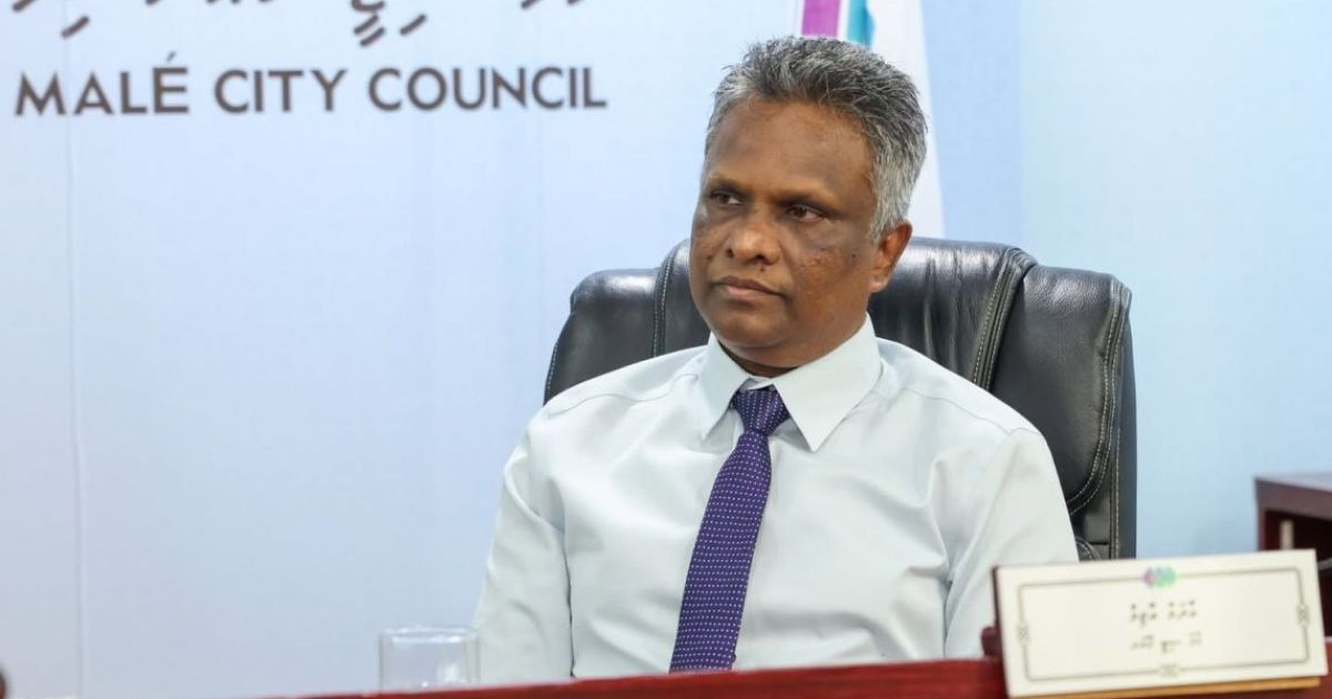 މޭޔަރު އާޒިމްގެ މަނީލޯންޑަރިން މައްސަލައެއް ފެންމަތިވެއްޖެ