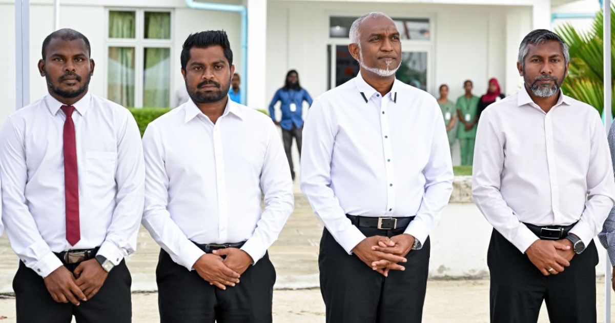 ރައްޔިތުންނާއި ގާތުން ބައްދަލުކުރެއްވުމަށްފަހު ރައީސް މާލެ ވަޑައިގެންފި