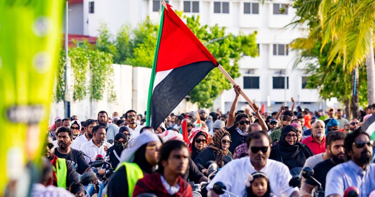 ފްލޮޓިއްލާ ހުއްޓުވުމާ ދެކޮޅަށް މިރޭ އާޓިފިޝަލްބީޗުގައި އެއްވުމެއް