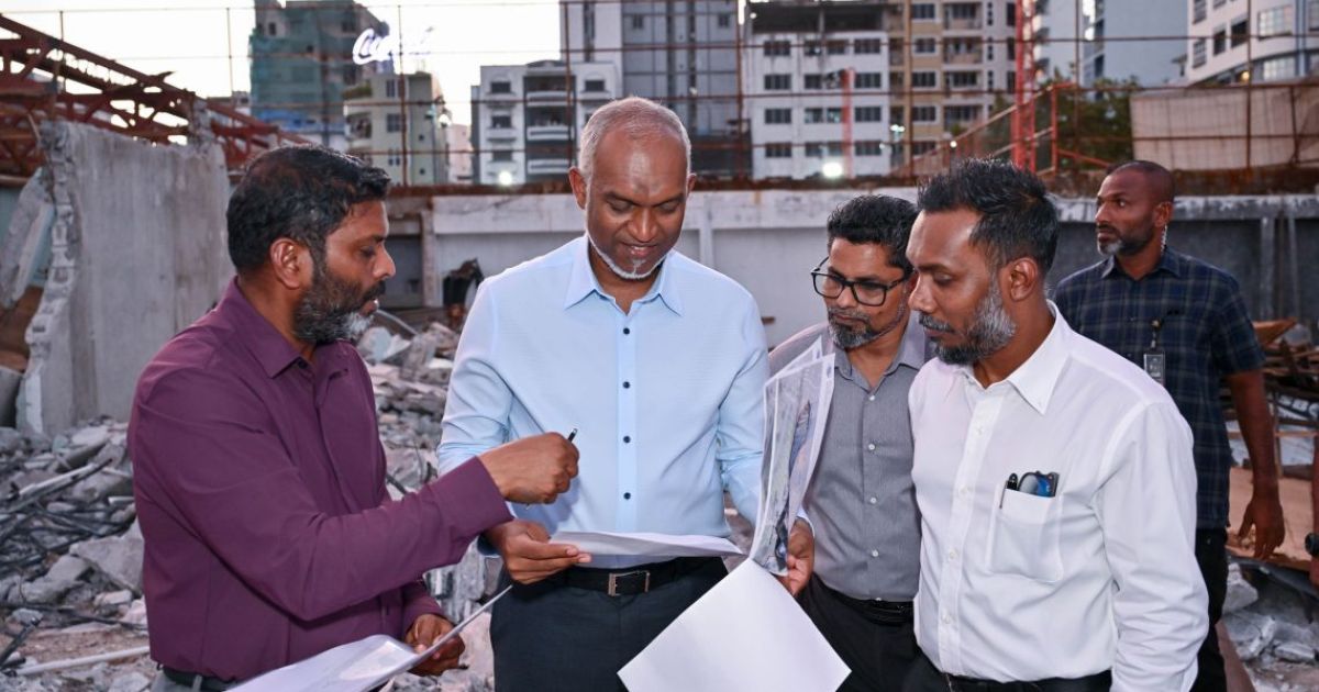 ސާފިން ސްޓޭޑިއަމްގެ މަސައްކަތް ކުރިއަށްދާގޮތް ރައީސް ބައްލަވާލައްވައިފި