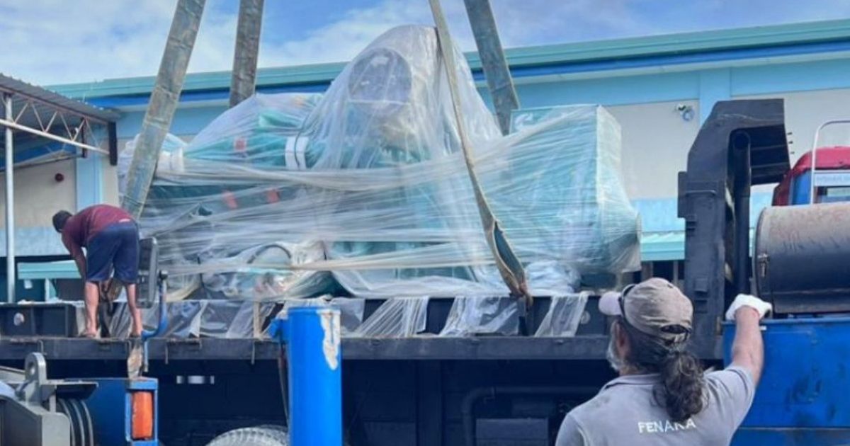 އާ ޖަނަރޭޓަރެއް އައްޑުއަށް ގެންގޮސް އިންސްޓޯލް ކުރަނީ