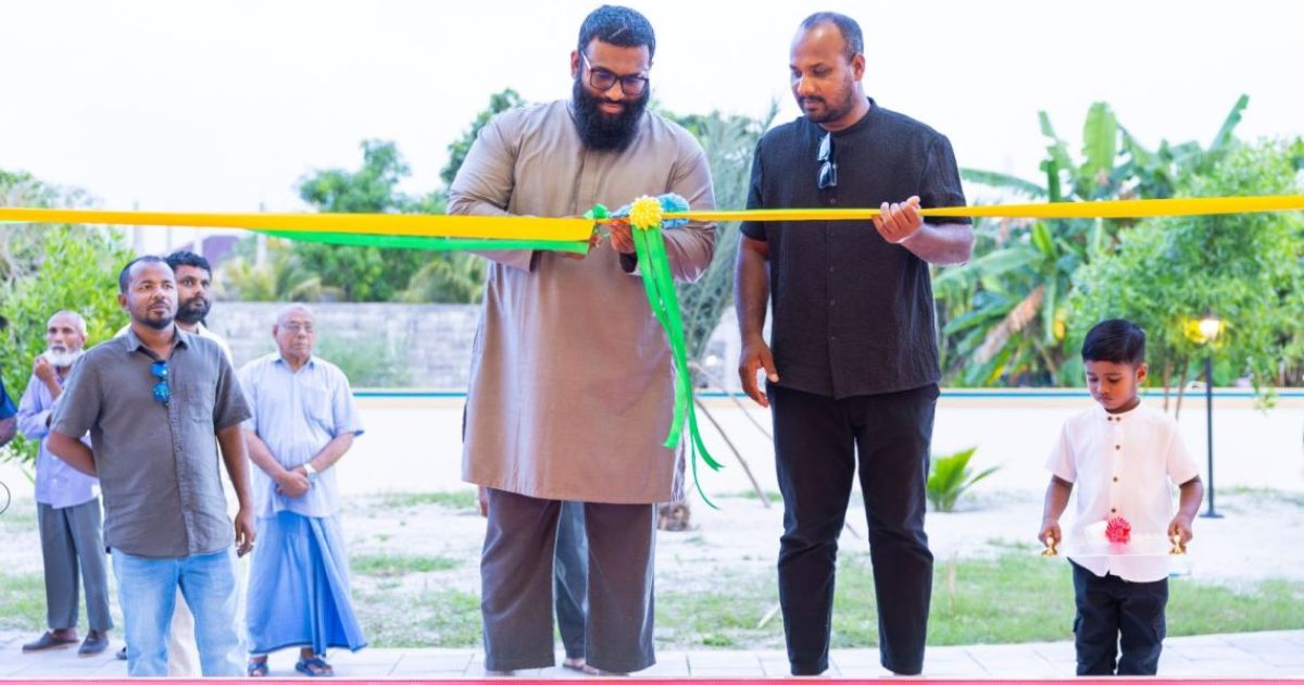 މަނަދޫގައި އަލަށް އިމާރާތްކުރި މިސްކިތް ހުޅުވާލައިފި