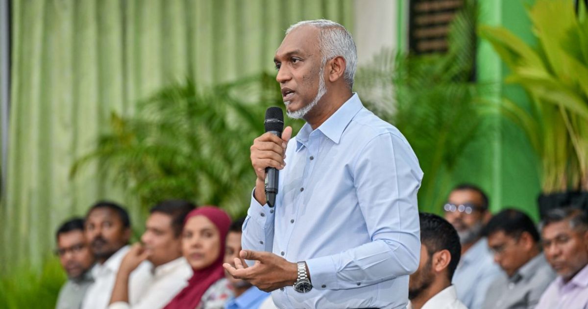 ރައީސް, ގަލޮޅުގެގެ ރައްޔިތުންނާ މާދަމާ ރޭ ބައްދަލުކުރައްވަނީ