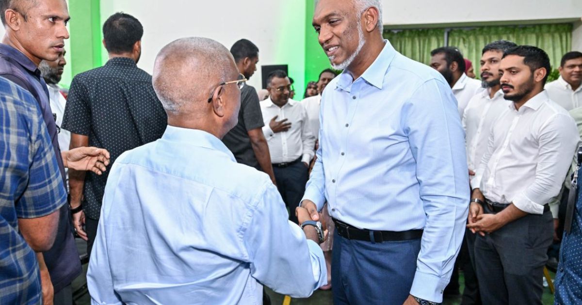 ކަންބޮޑުވުންތައް ދެނެގަތުމަށް ރައީސް ވިޔަފާރިވެރިންނާ ބައްދަލުކުރަނީ