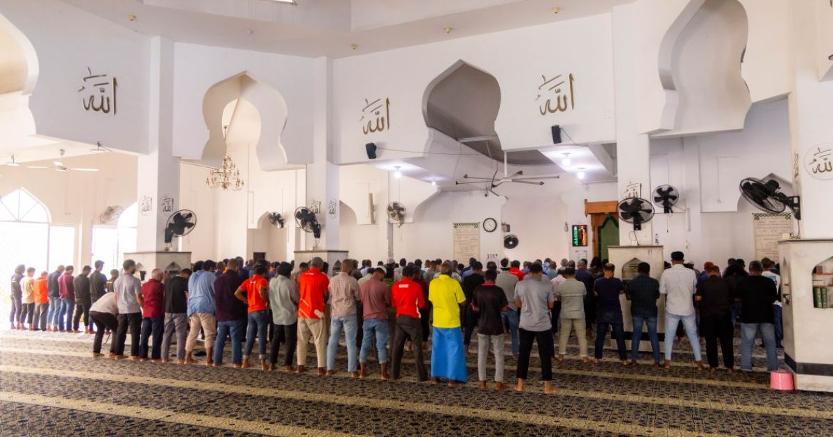 ފާފަކުރުމުގައި ދެމިތިބެ މަރުވެދިޔަ މީހުންނަށް މަހްޝަރު ދުވަހުން އޮތީ ކަންބޮޑުވުމާއި ހިތްދަތިކަން: ހުކުރު ހުތުބާ