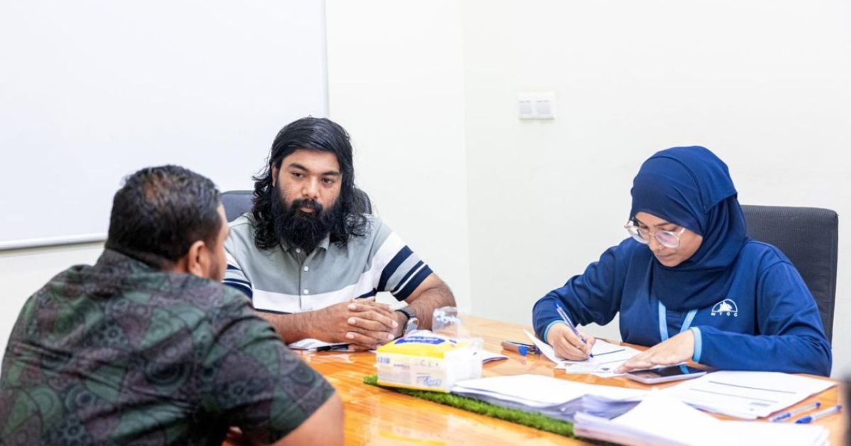 ޓެކްސީ ލައިނަށް 250އަށްވުރެ ގިނަ މީހުން އިންޓަވިއުކޮށްފި