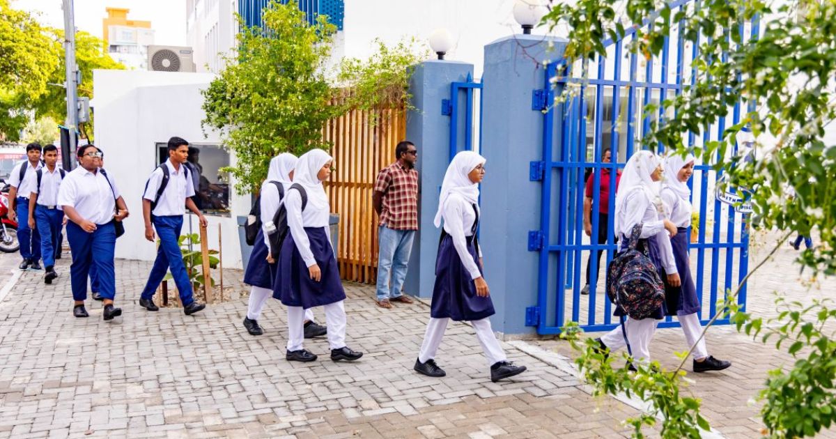 އަތޮޅުތަކުން މާލެއަށް 1،500 އަށްވުރެ ގިނަ ދަރިވަރުން!