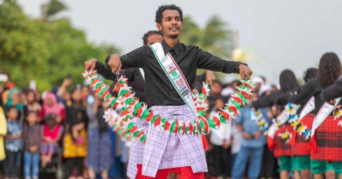 ޑޮލަރުގެ މުއާމަލާތްތަކެއްގައި މަކަރާއި ހީލަތް ހެދިކަމުގެ ތުހުމަތުގައި"ހަބޭސް" ގްރޫޕުން އަޔާޒް ވަކިކޮށްފި