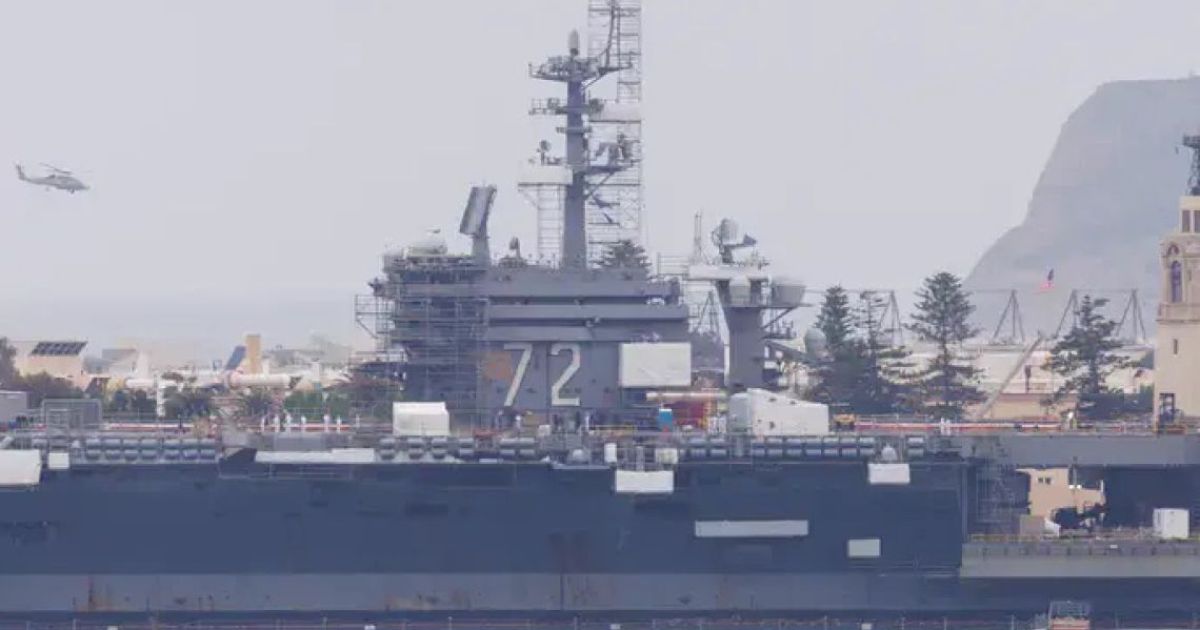 އެމެރިކާގެ މަނަވަރާއި ދިމާލުން ދަތުރުކުރި އީރާނުގެ ޑްރޯނެއް ވައްޓާލައިފި