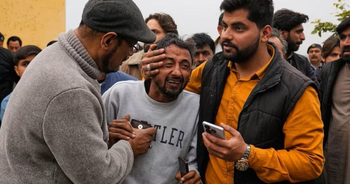 ޕާކިސްތާނުގެ މިސްކިތެއްގައި ޖާނުން ފިދާވެގެން ދިން ހަމަލާއެއްގައި 30 އަށްވުރެ ގިނަ މީހުން މަރުވެއްޖެ