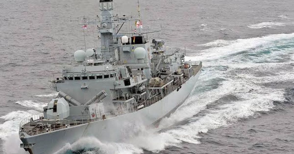 އީރާނު ކައިރިޔަށް އިނގިރޭސީން ބާރުތައް ޖަމާކުރަނީ