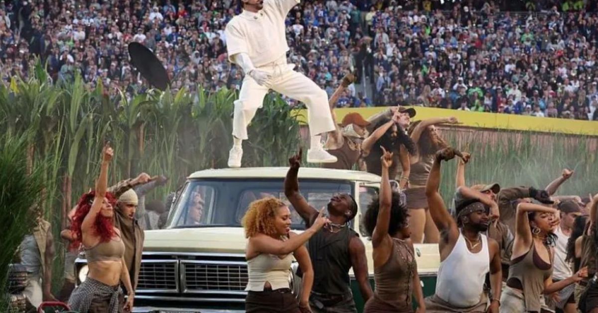 ޓްރަމްޕްގެ ފާޑުކިޔުންތަކާއެކުވެސް، ބޭޑް ބަނީ ސުޕާ ބޯލްގައި ތާރީހީ ކާމިޔާބީއެއް