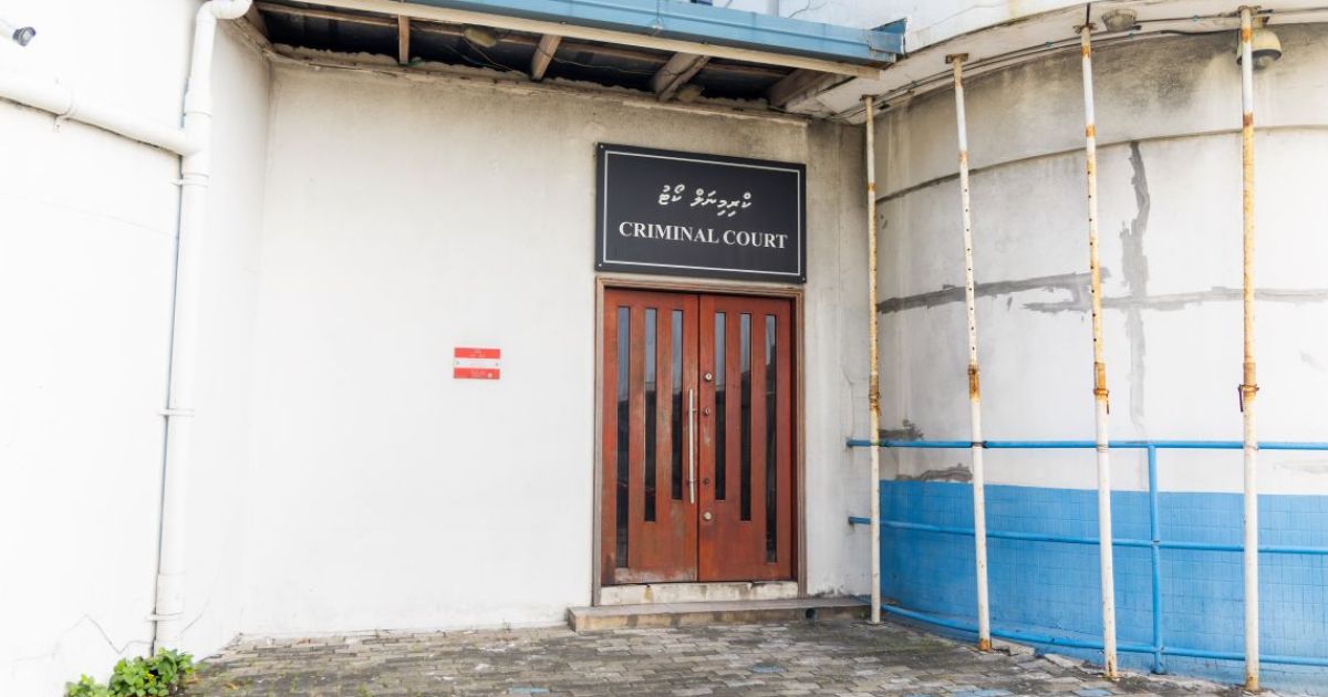 ރޯދަމަހު ދުވާލު މަގުމަތީގައި ކެއި ދެ ދިވެހިން ހައްޔަރުކޮށް، ބަންދުގެ މުއްދަތު ޖަހައިފި