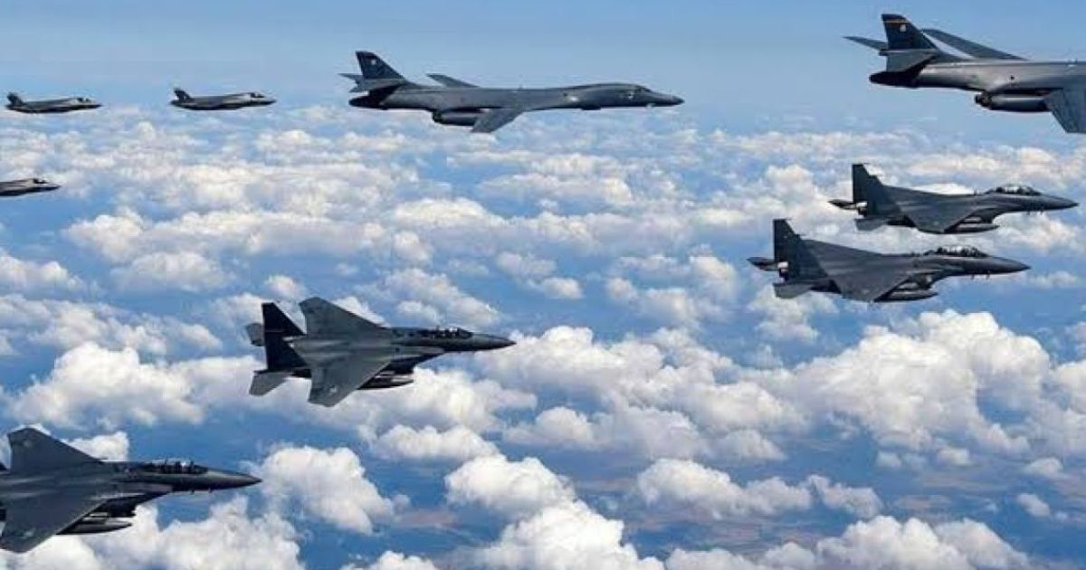 އެމެރިކާގެ ގިނަ ޢަދަދެއްގެ ބޮންއަޅާ ބޯޓުތައް މެދުއިރުމައްޗަށް ގޮސްފި