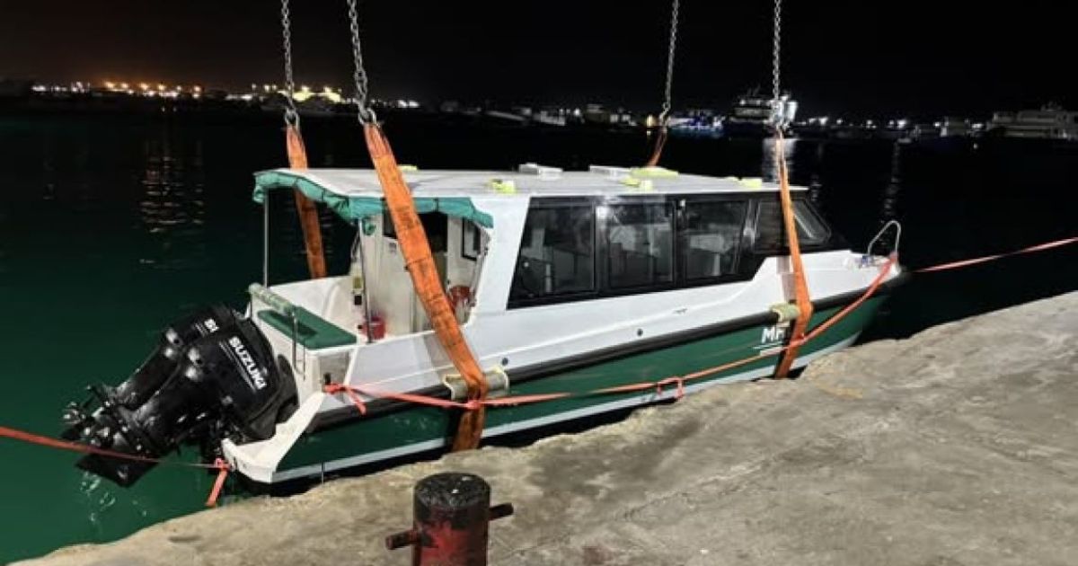 ގއ. އަތޮޅު ހޮސްޕިޓަލަށް އާ އެމްބިއުލާންސާއި ސީ އެމްބިއުލާންސެއް ގެންގޮސްފި