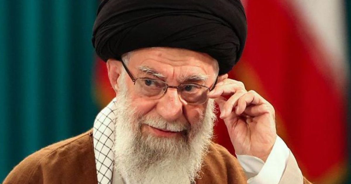 އާޔަތުﷲ އަލީ ޚާމަނާއީ: ބިރުކުޑަ އިސްލާމީ ލީޑަރެއް