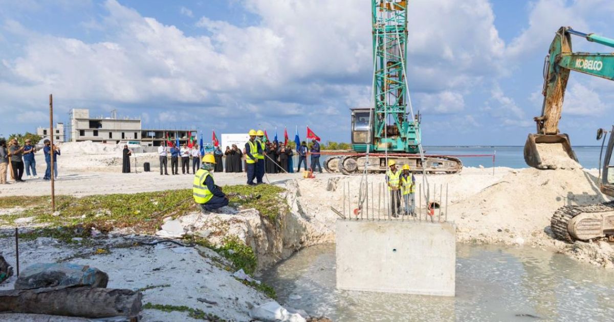 މާފުށްޓާއި ހިއްކި ސަރަހައްދު ގުޅުވައިދޭ ބުރިޖުގެ އަމަލީ މަސައްކަތް ރަސްމީކޮށް ފަށައިފި