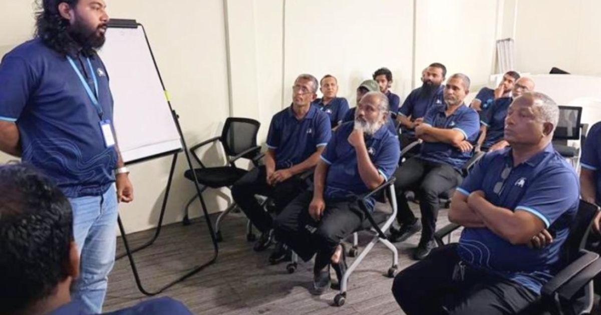 ޓެކްސީ ލައިންގެ ހިދުމަތަށް މުވައްޒަފުން ތަމްރީނުކުރަން ފަށައިފި