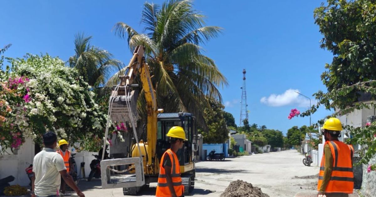 ވާދޫގެ މަގުތައް ޒަމާނީ ފެންވަރަށް ތަރައްގީކުރަން ފަށައިފި