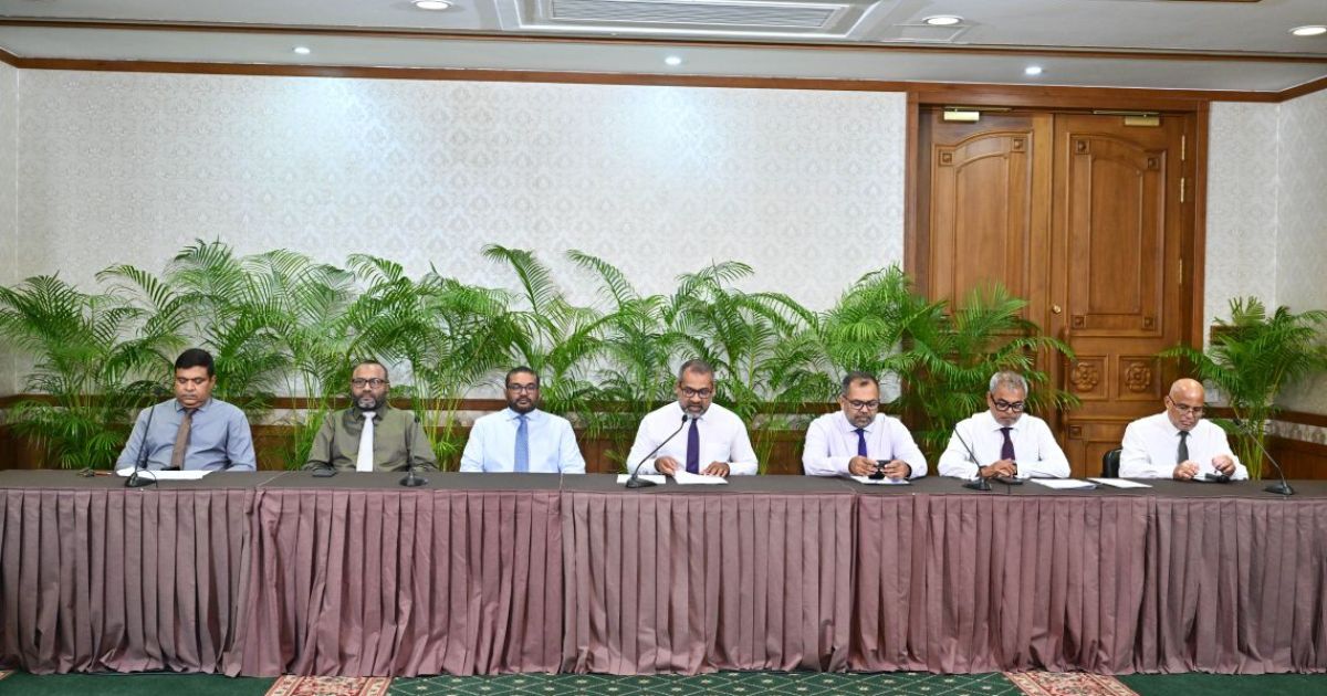 މަޝްރޫއުތައް މެދުނުކެނޑި ކުރިއަށްގެންދާނެ: ޒަމީރު