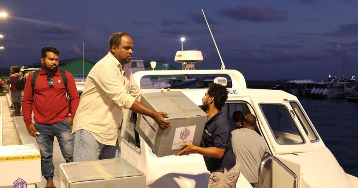 ވޯޓު ފޮށިތައް އަތޮޅުތަކަށް ފޮނުވަން ފަށައިފި