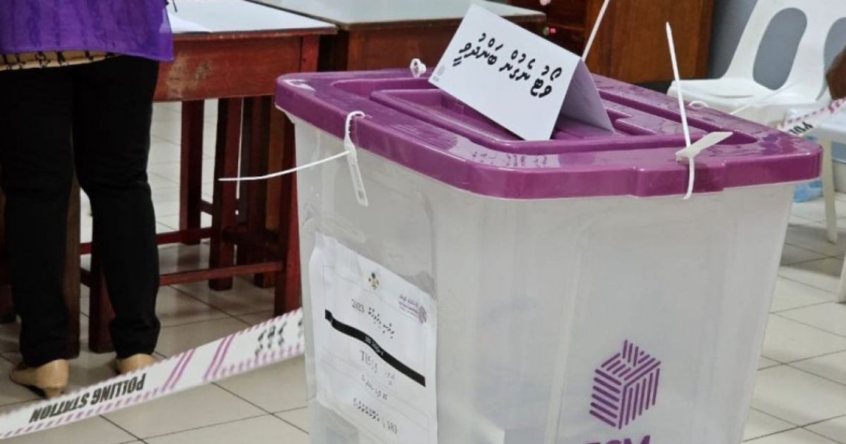 ވޯޓުލުމުގެ ވަގުތު ހަމަވެ ފޮށިތައް ބަންދުކުރަން ފަށައިފި