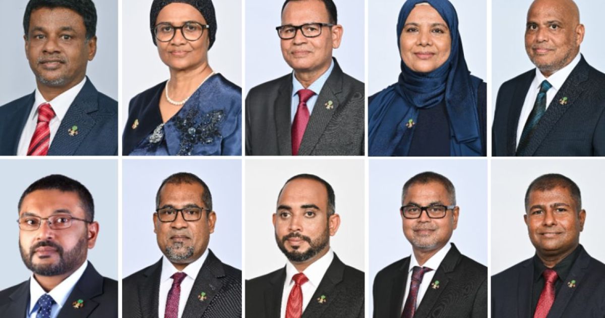 ކެބިނެޓުގެ 10 މިނިސްޓަރަކު އިސްތިއުފާ ދެއްވައިފި