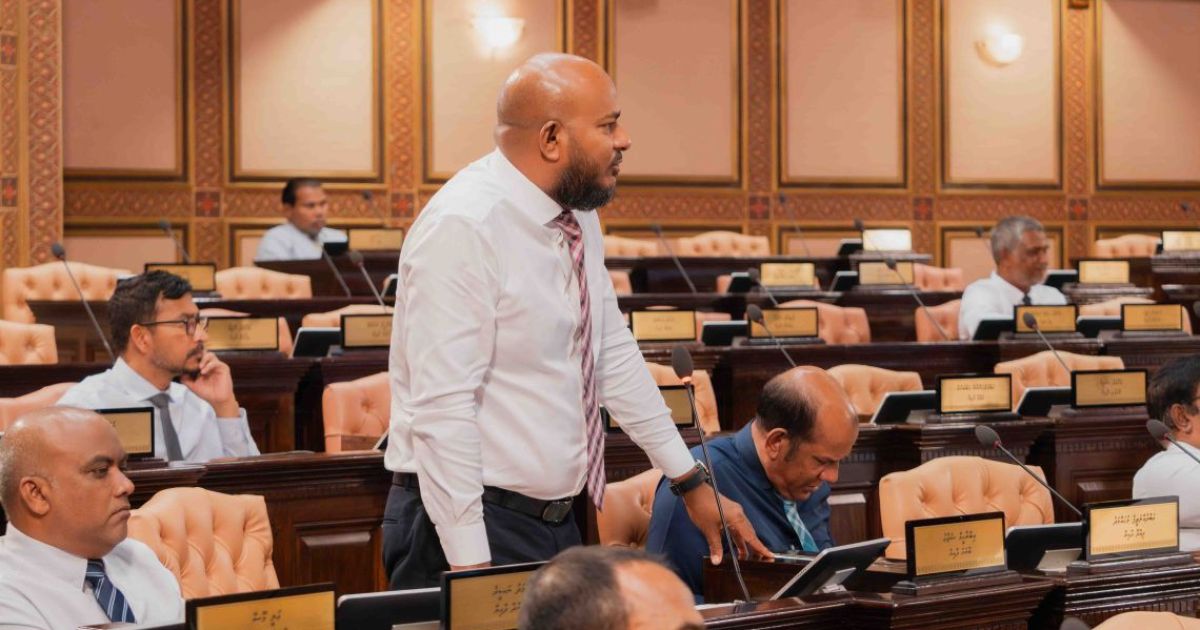 އެމްޑީޕީން މުޒާހަރާ ކުރަނީ އިންތިހާބަށް ފޮޓޯ ހޯދަން: